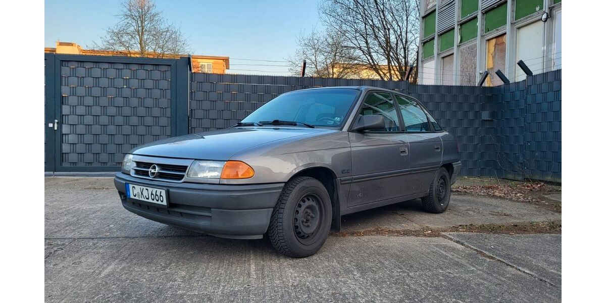 Opel Astra 152.000 km 1.999 &euro; Chemnitz 09114