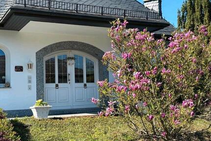 Haus Eschwege - 10 Zimmer, 300 m&sup2;, 650.000&euro; | Angebot:27014461