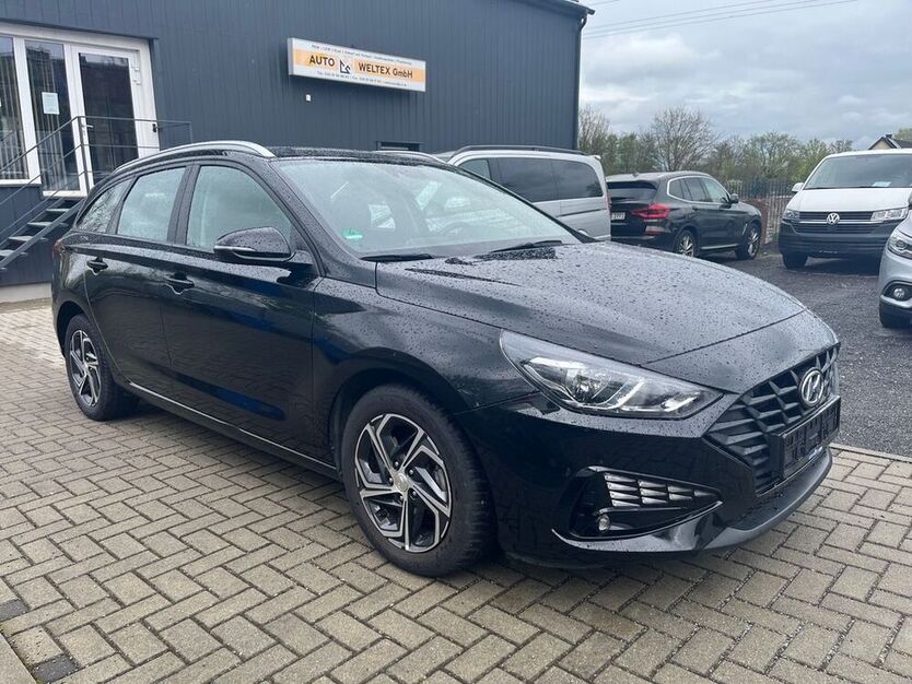 i30