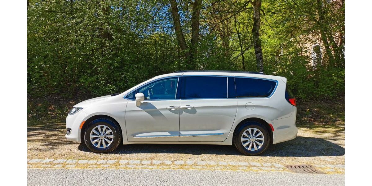 Chrysler Pacifica 161.500 km 17.500 &euro; Hohenthann 84098