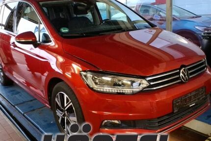 VW Touran 102.800 km 25.500 &euro; Osnabrück 49084