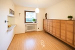 Zweifamilienhaus mit Garten, Ausbaureserve im DG und ausgebautem Bereich im UG - Zweifamilienhaus Zell am Main | Angebot:26876421