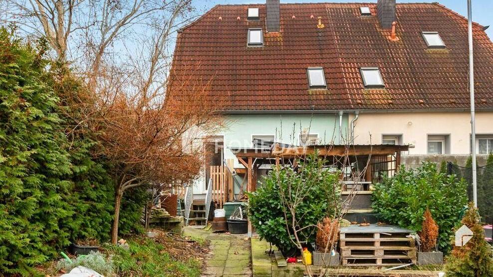 Ihr neues Zuhause: Doppelhaushälfte mit Garten und Platz für die Familie in Leuna 4 zimmer