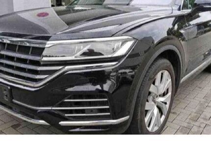 VW Touareg 29.689 km 46.880 € Frankfurt 60326