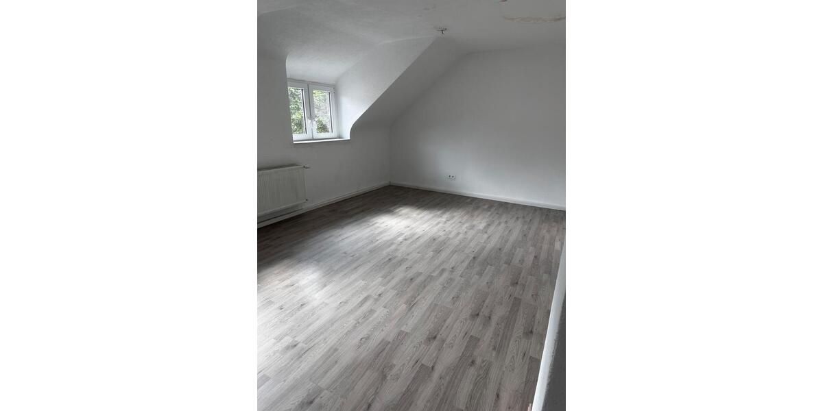 Dachgeschoßwohnung Neunkirchen Heinitz - 3 Zimmer, 90 m&sup2;, 650&euro; | Angebot:26413145