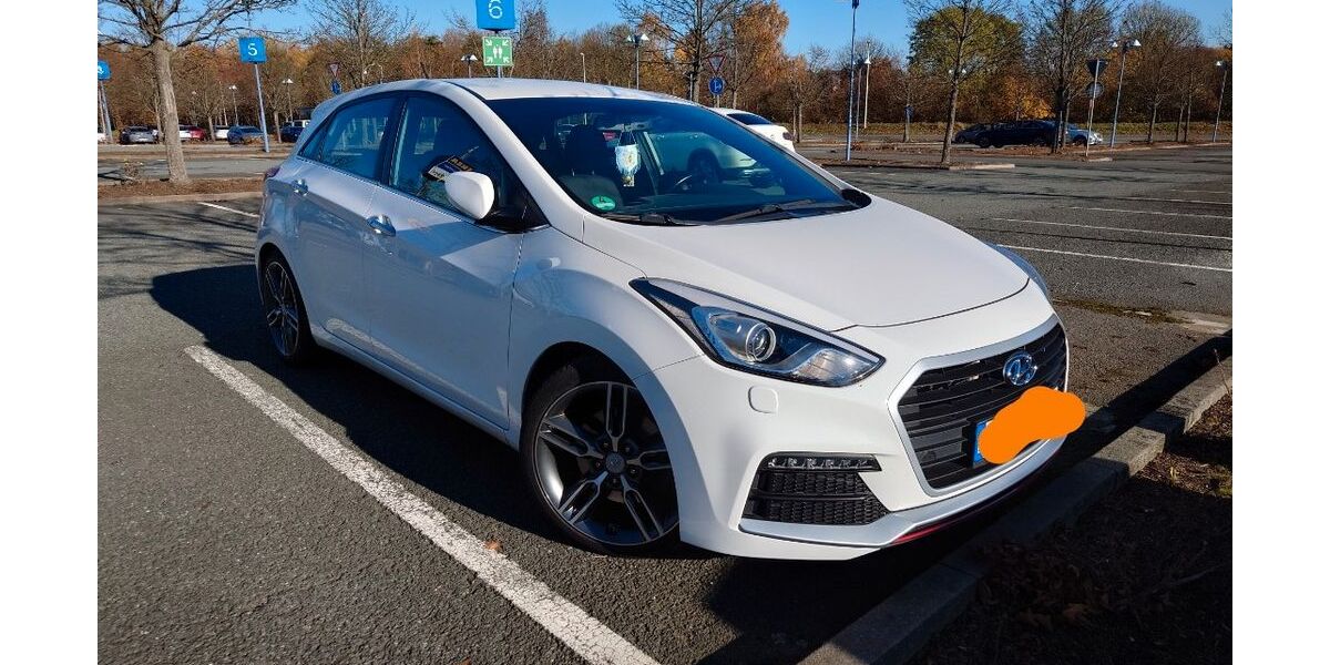 Hyundai i30 125.000 km 10.000 &euro; Neukirchen/Erz. 09221