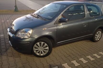 Toyota Yaris 260.000 km 2.200 &euro; Frankfurt 65931