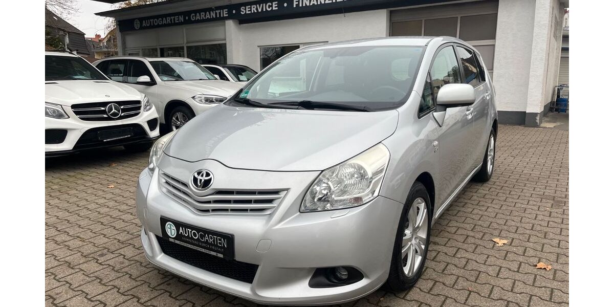 Toyota Verso 149.000 km 9.550 &euro; Paderborn 33098