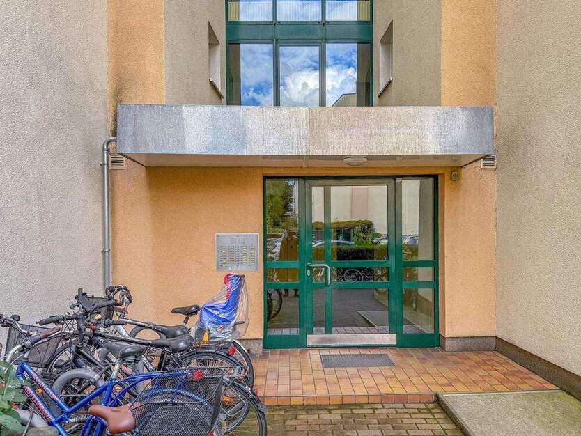 Helle 3-Zimmer-Wohnung mit Balkon und Aufzug in Reinickendorf 3 zimmer