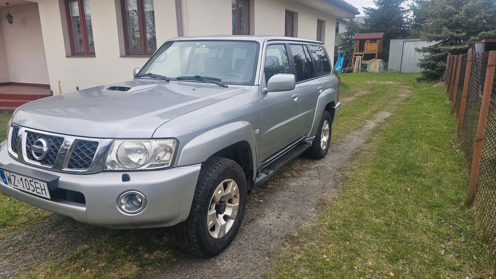 Nissan Patrol 211.500 km 21.999 &euro; Lomianki 