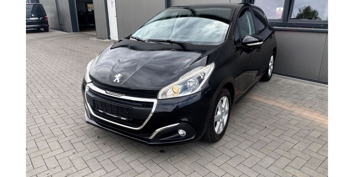 Peugeot 208 133.000 km 6.490 &euro; Kandel 76870