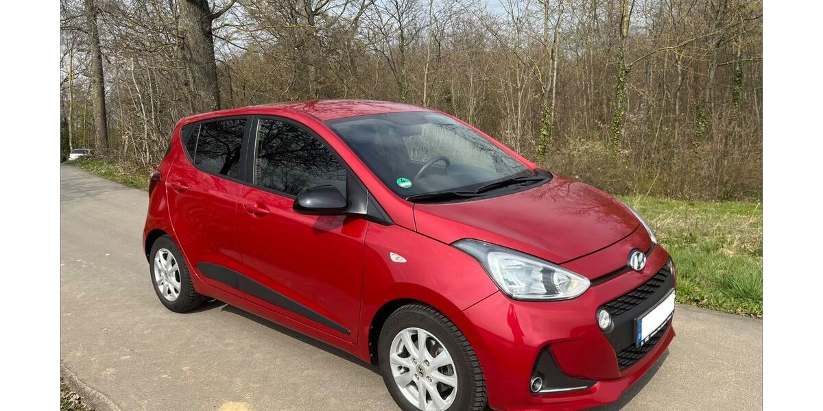Hyundai i10 23.000 km 12.100 &euro; Weissach 71287