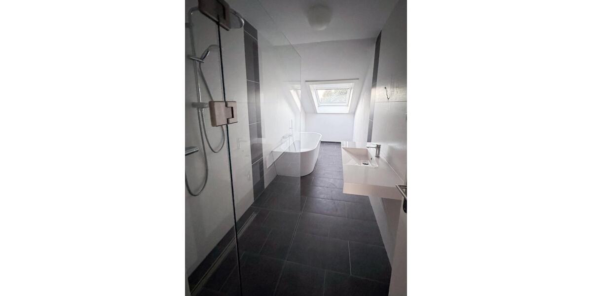 Dachgeschoßwohnung Warstein - 3 Zimmer, 100 m&sup2;, 695&euro; | Angebot:26664057
