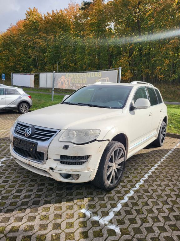 VW Touareg 245.000 km 8.900 € Potsdam 14469