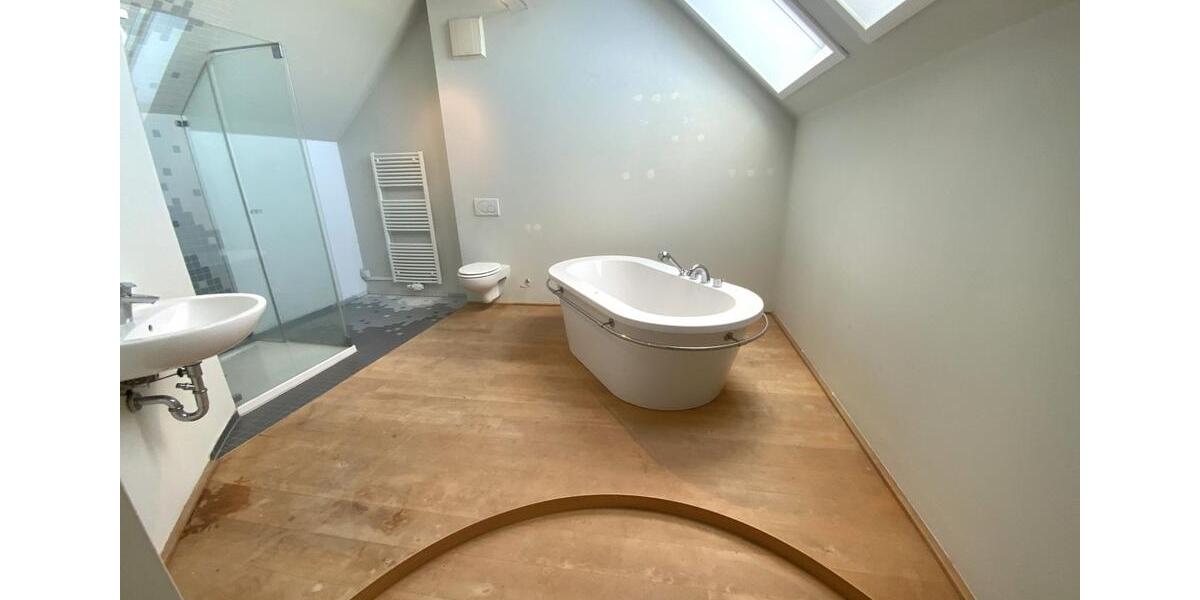 Große 5-Raumwohnung im Dachgeschoss | im Zentrum von Zörbig 5 zimmer