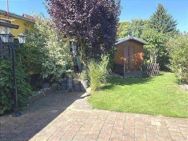 DHH mit schönem Garten in Eisleben