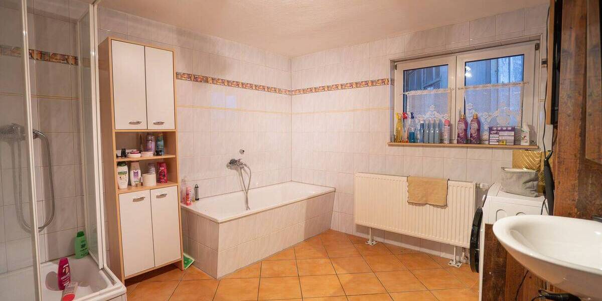 Einfamilienhaus Oberelsbach - 7 Zimmer, 200 m&sup2;, 205.000&euro; | Angebot:25738673