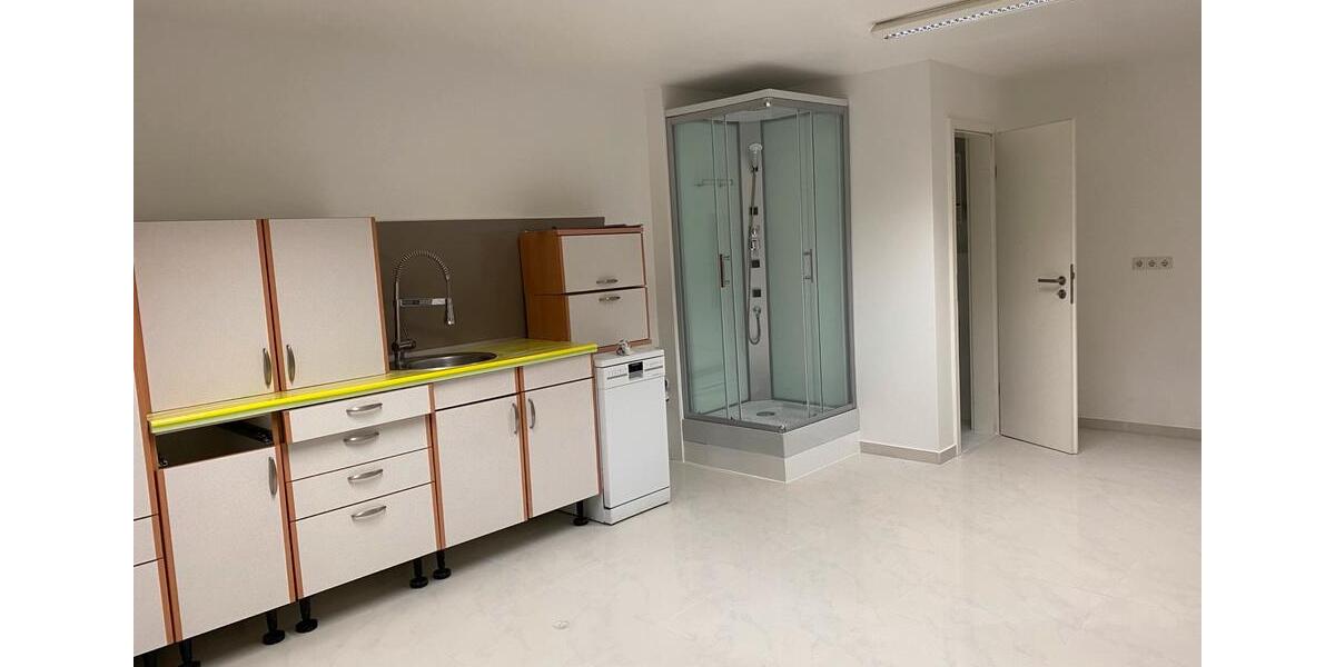 Ein Zimmer, geeignet für Pendler als Work Space 1 zimmer