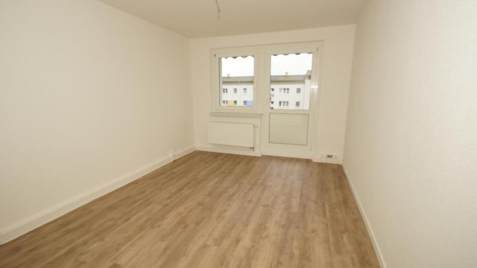 Etagenwohnung Dippoldiswalde - 3 Zimmer, 59 m&sup2;, 334&euro; | Angebot:25103368