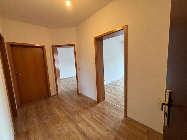 * Dölitz * 2 Zimmer * KücheBad mit Fenster * Wanne * EBK