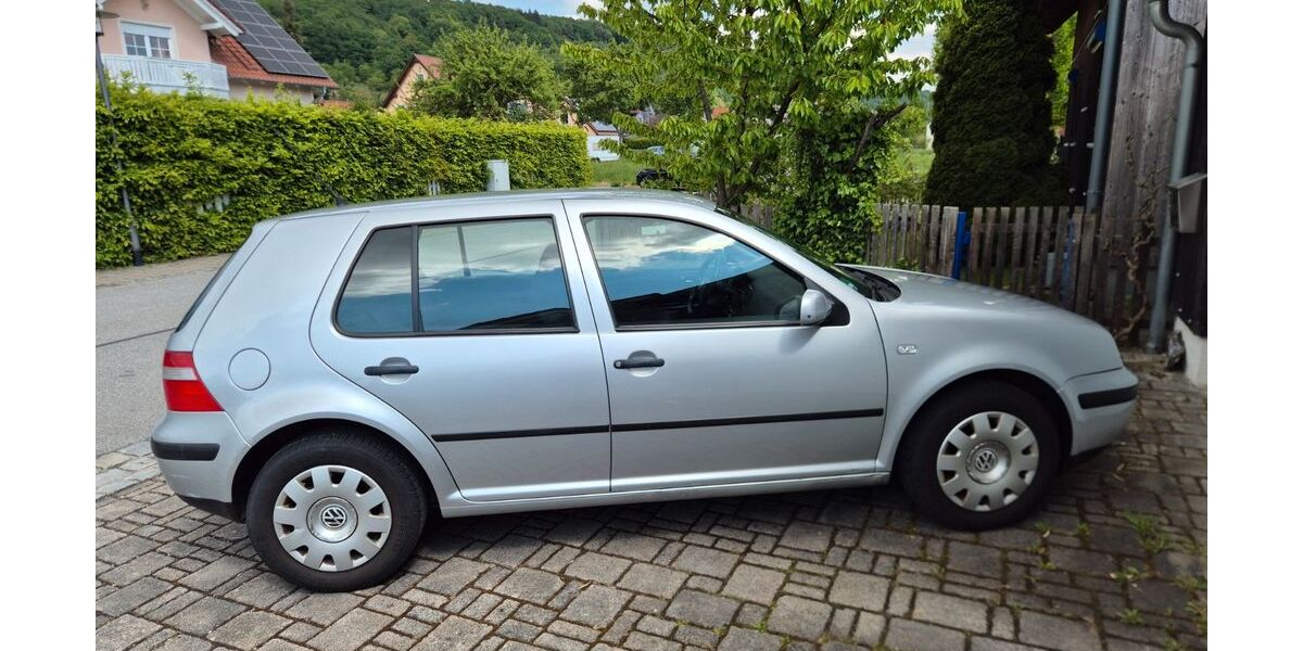 VW Golf 131.000 km 3.100 &euro; Bach an der Donau 93090
