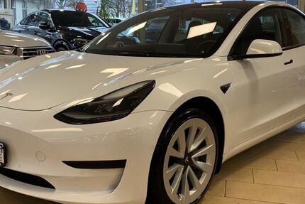 Tesla Model 3 26.302 km 29.500 € Hennef 53773