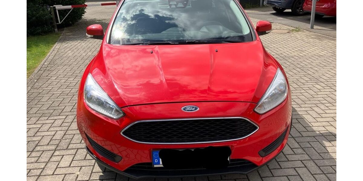 Ford Focus 54.000 km 6.401 &euro; Stade 21680