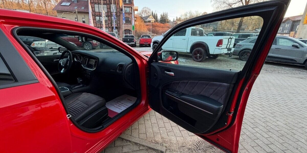 Dodge Charger 5.7 V8 HEMI R/T SRT 107.700 km 24.999 &euro; Rudolstadt 07407