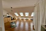 Dachgeschoßwohnung mit Loft-Charakter, Balkon und neuem Bad