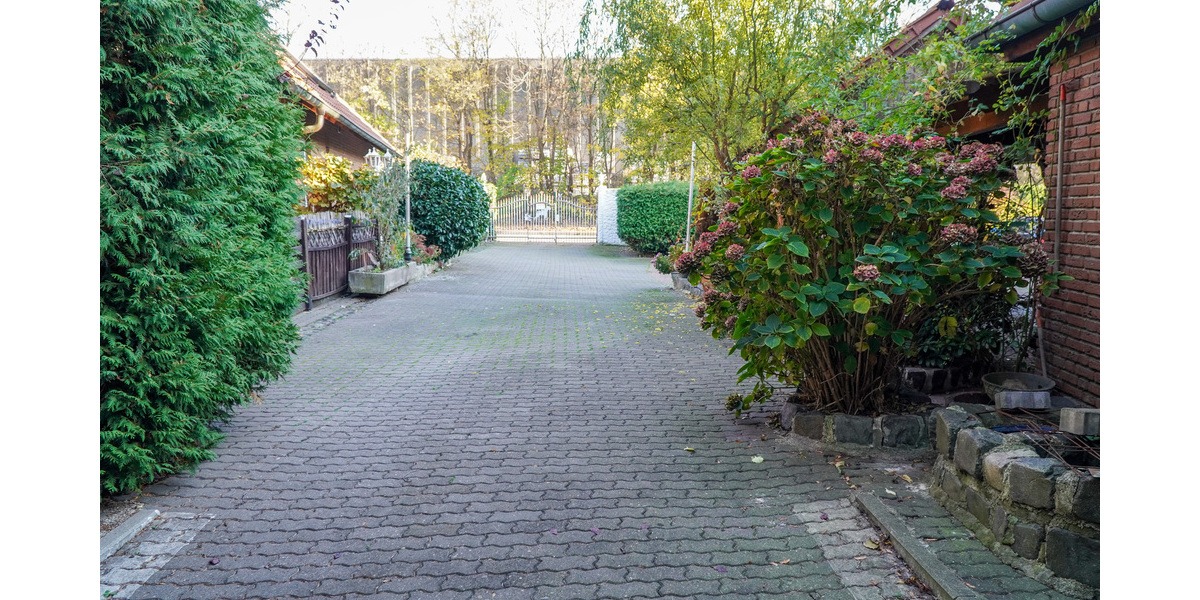 Stilvoller Bungalow mit Charme – Garage, Carport und Pool inklusive - Bungalow Porta Westfalica | Angebot:20088705