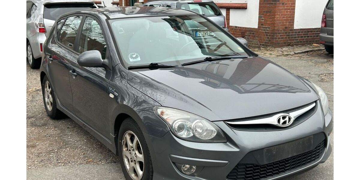Hyundai i30 322.000 km 1.499 &euro; Flensburg 24941