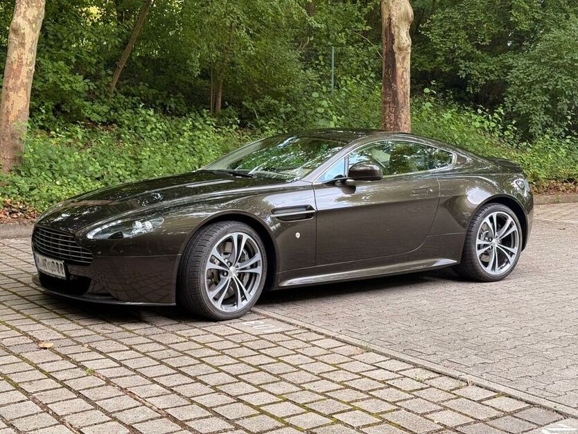 V8 Vantage