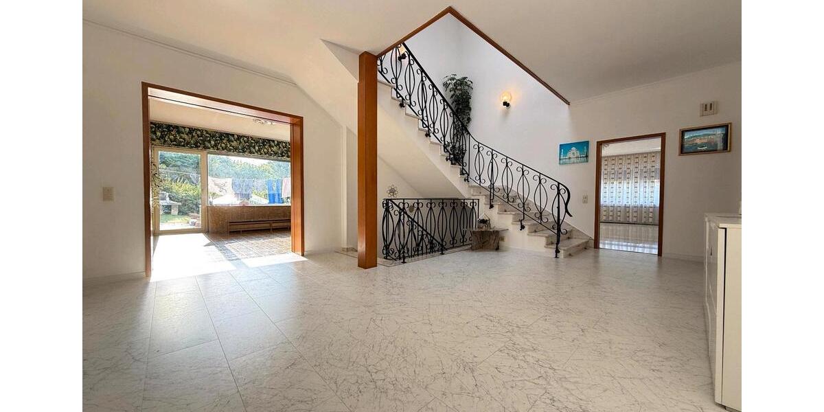Einfamilienhaus Beverungen - 15 Zimmer, 403 m&sup2;, 379.000&euro; | Angebot:27019255