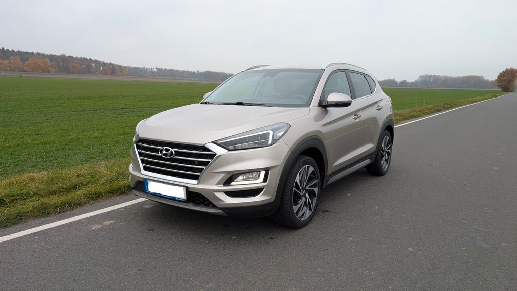 Hyundai TUCSON 60.000 km 16.500 &euro; Raguhn-Jeßnitz 06779