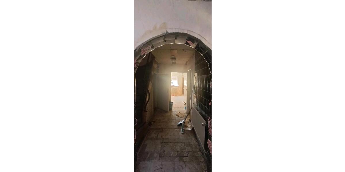 Einfamilienhaus Röslau - 8 Zimmer, 400 m&sup2;, 139.000&euro; | Angebot:26421545