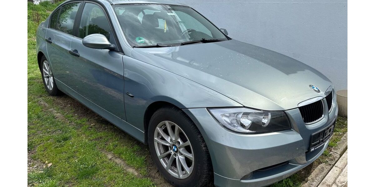BMW 318 200.000 km 2.300 &euro; Großbettlingen 72663
