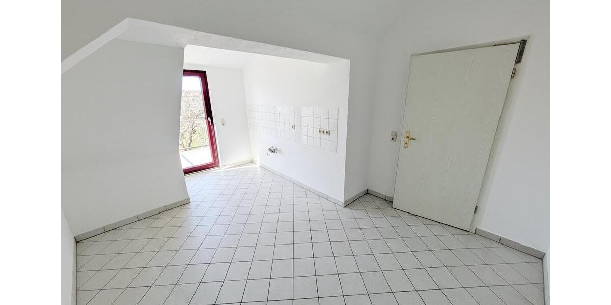 Dachgeschoßwohnung Zwickau - 2 Zimmer, 64 m&sup2;, 385&euro; | Angebot:26404470