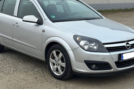Opel Astra 86.000 km 2.222 € München 81827