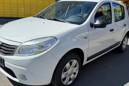 Dacia Sandero 83.000 km 4.299 &euro; Berlin 13055