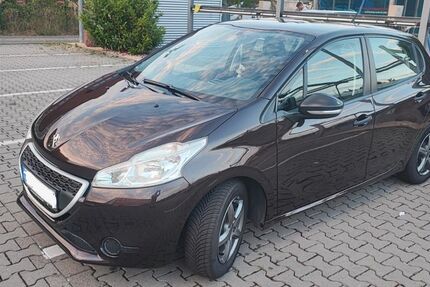 Peugeot 208 35.000 km 5.500 &euro; Dreieich 63303