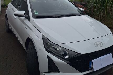 Hyundai i20 6.737 km 16.700 &euro; Höxter 37671