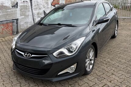 Hyundai i40 165.000 km 4.490 &euro; Aachen 52068