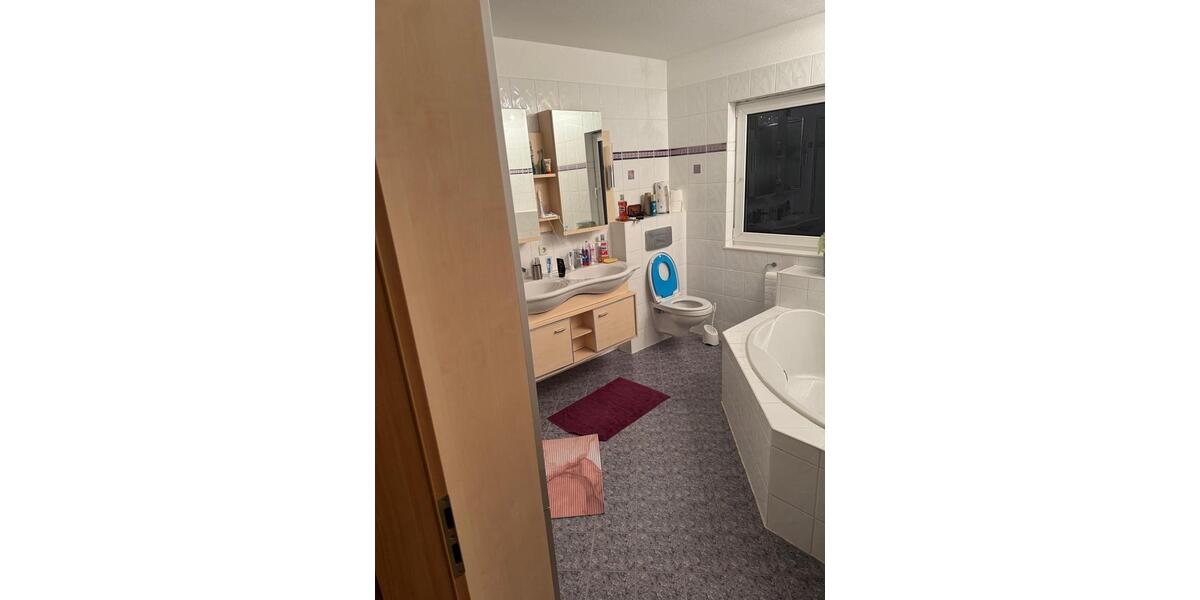 Doppelhaushälfte Moorenweis - 5 Zimmer, 124 m&sup2;, 3.580&euro; | Angebot:24550506