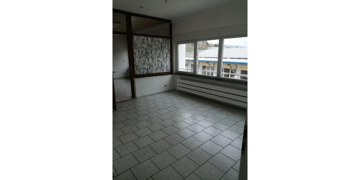 Etagenwohnung Fürth - 3 Zimmer, 80 m&sup2;, 600&euro; | Angebot:25473206