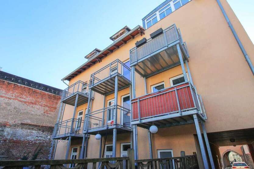 Denkmalgeschütztes Wohn-Geschäftshaus in der historischen Erfurter Altstadt! zimmer