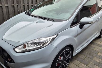 Ford Fiesta 155.000 km 10.900 € Apen 26689