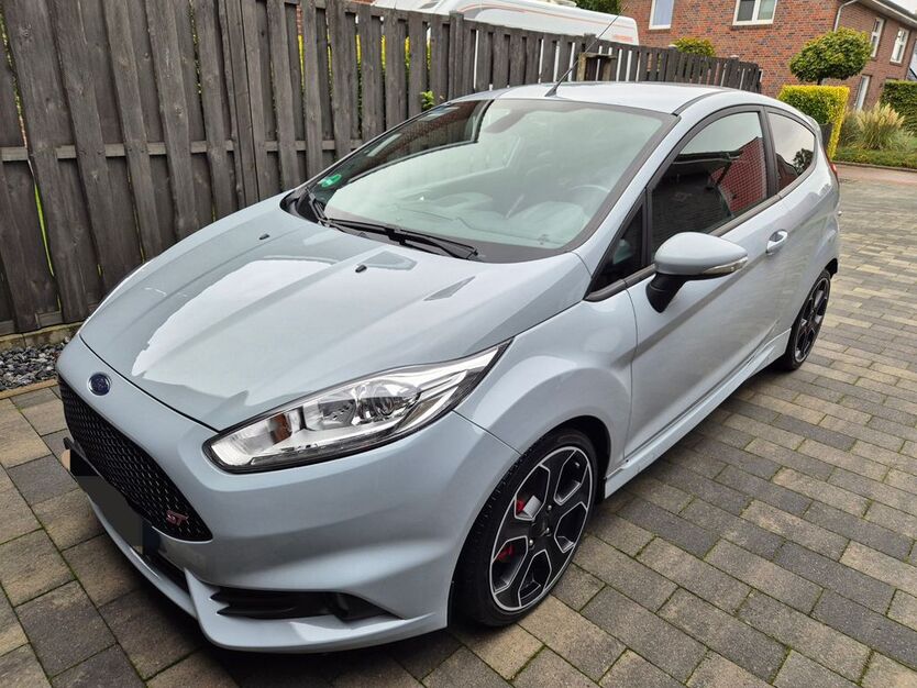 Ford Fiesta 155.000 km 10.900 € Apen 26689
