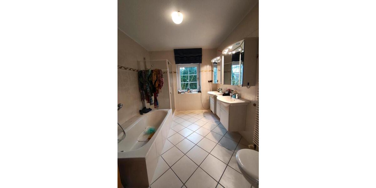 Einfamilienhaus Northeim - 9 Zimmer, 250 m&sup2;, 350.000&euro; | Angebot:25614325