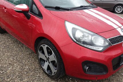 Kia Rio 121.800 km 5.600 € Neumarkt/OPf 92318