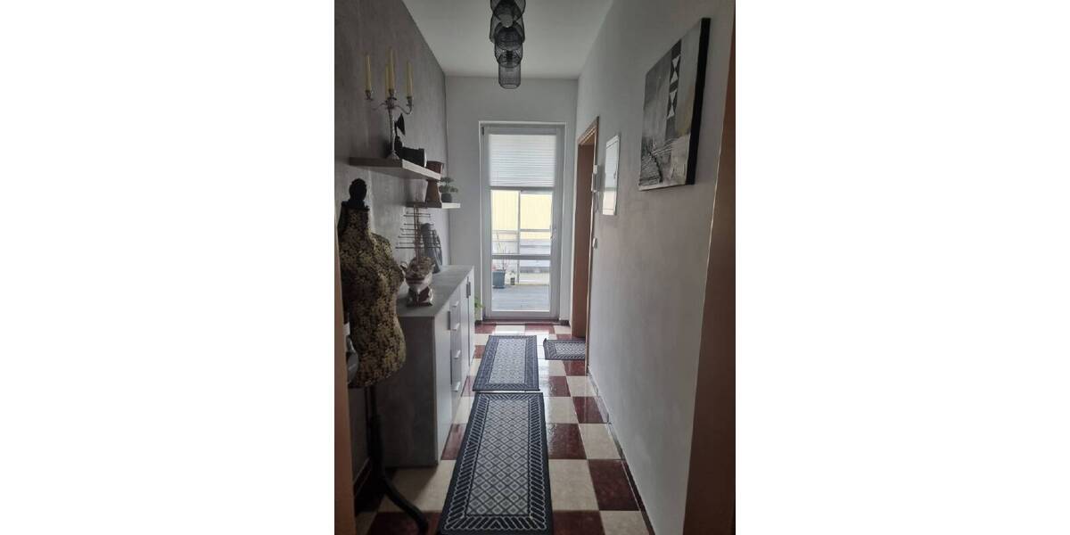 Reihenmittelhaus Crimmitschau - 6 Zimmer, 206 m&sup2;, 259.000&euro; | Angebot:25926457